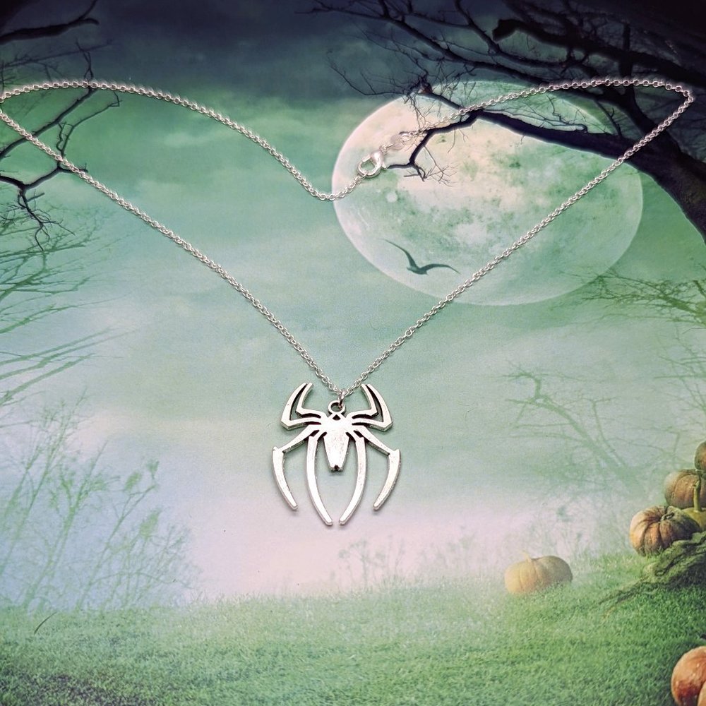 Large Silver Spider Necklace - Picture 2 of 3